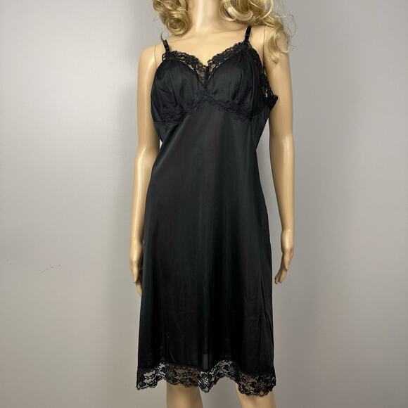 Vintage Vanity Fair Full Slip Size 38 Blue Embroidered Tag 1960's Black Nylon - Picture 1 of 10